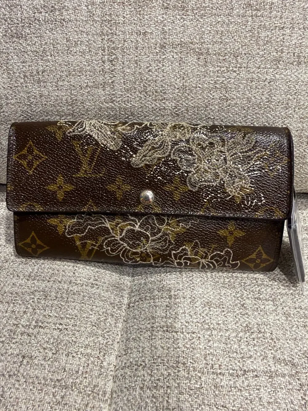 LV Limited Edition Monogram Dentelle Sarah Wallet (Gold Lurex Lace Embroidery)